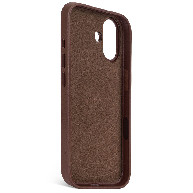 DECODED LEATHER BACKCOVER FOR IPHONE 17 - CHOCOLAT BROWN - iSTYLE BG