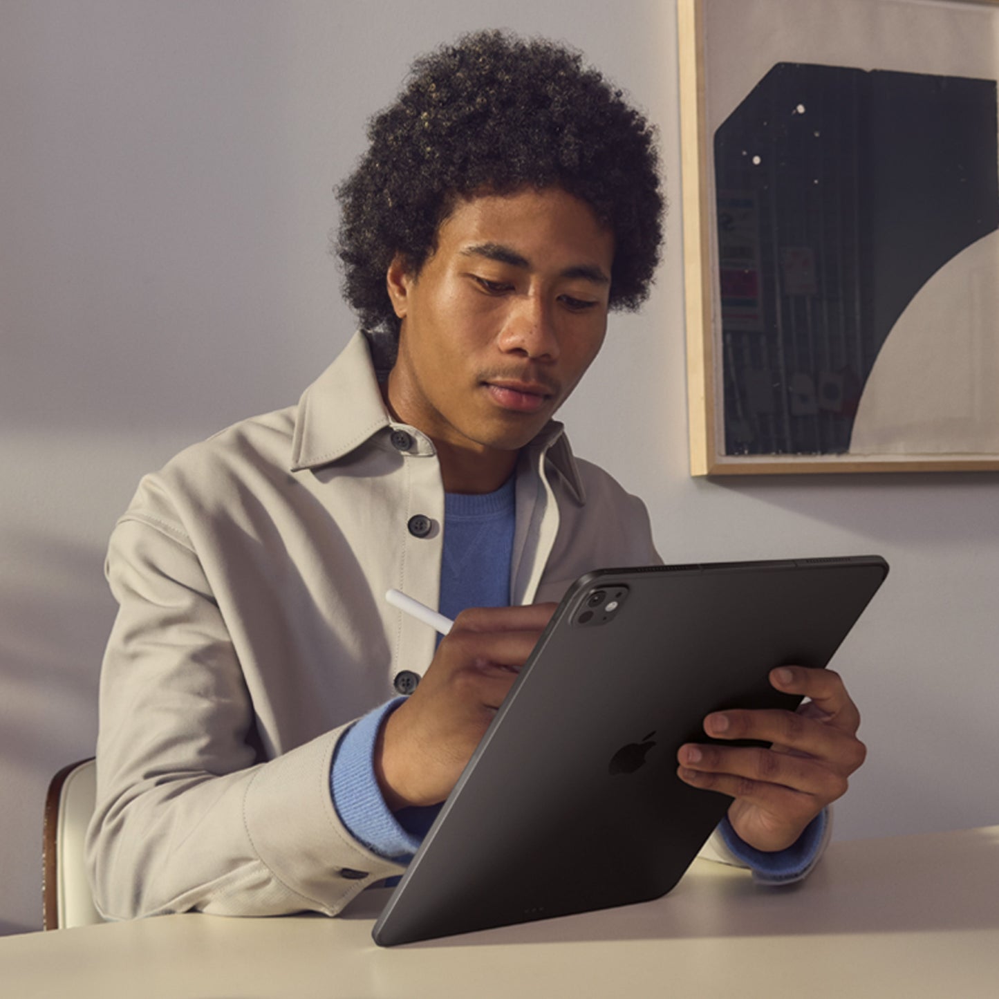 13-inch iPad Pro Wi-Fi + Cellular 1TB Standard Glass - Space Black (M5) - iSTYLE.bg