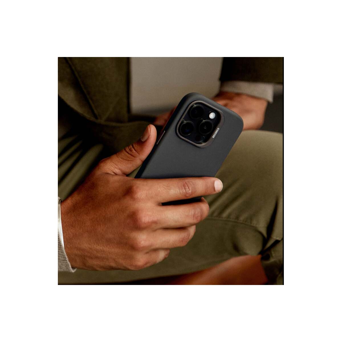 Кейс от Decoded - Backcover от еко кожа за iPhone 16 Pro Max черен - iSTYLE BG