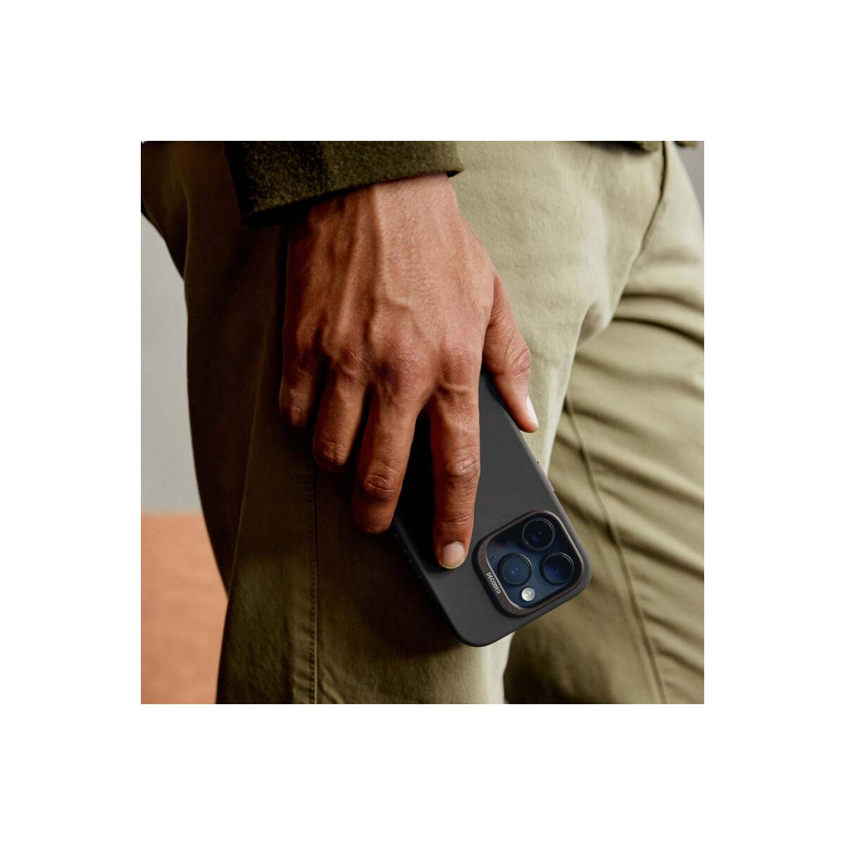 Кейс от Decoded - Backcover от еко кожа за iPhone 16 Pro Max черен - iSTYLE BG