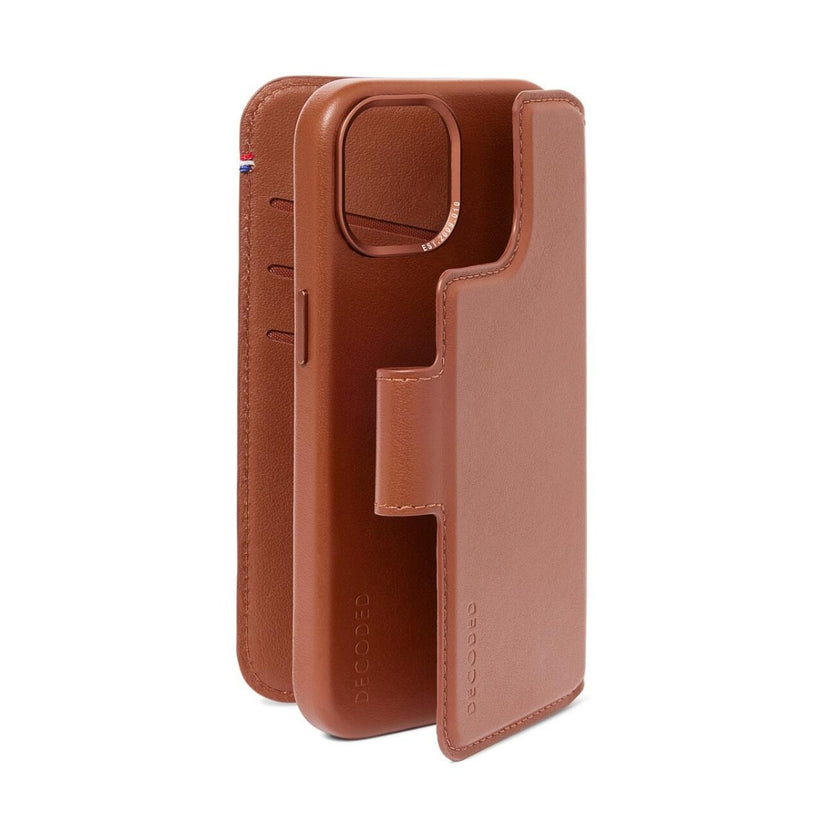 Decoded Leather Detachable Wallet, tan - iPhone 15 Pro - iSTYLE BG