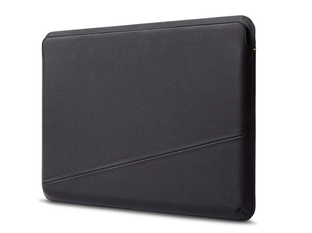 Черен кожен кейс от Decoded за Macbook 16" - iSTYLE BG