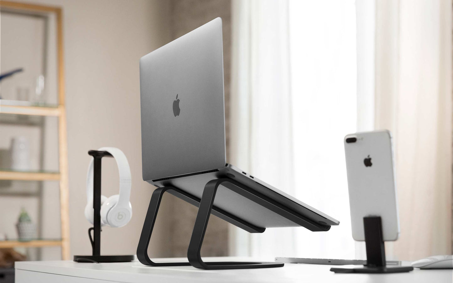 Стойка за MacBook от Twelve South - Curve - черна - iSTYLE BG