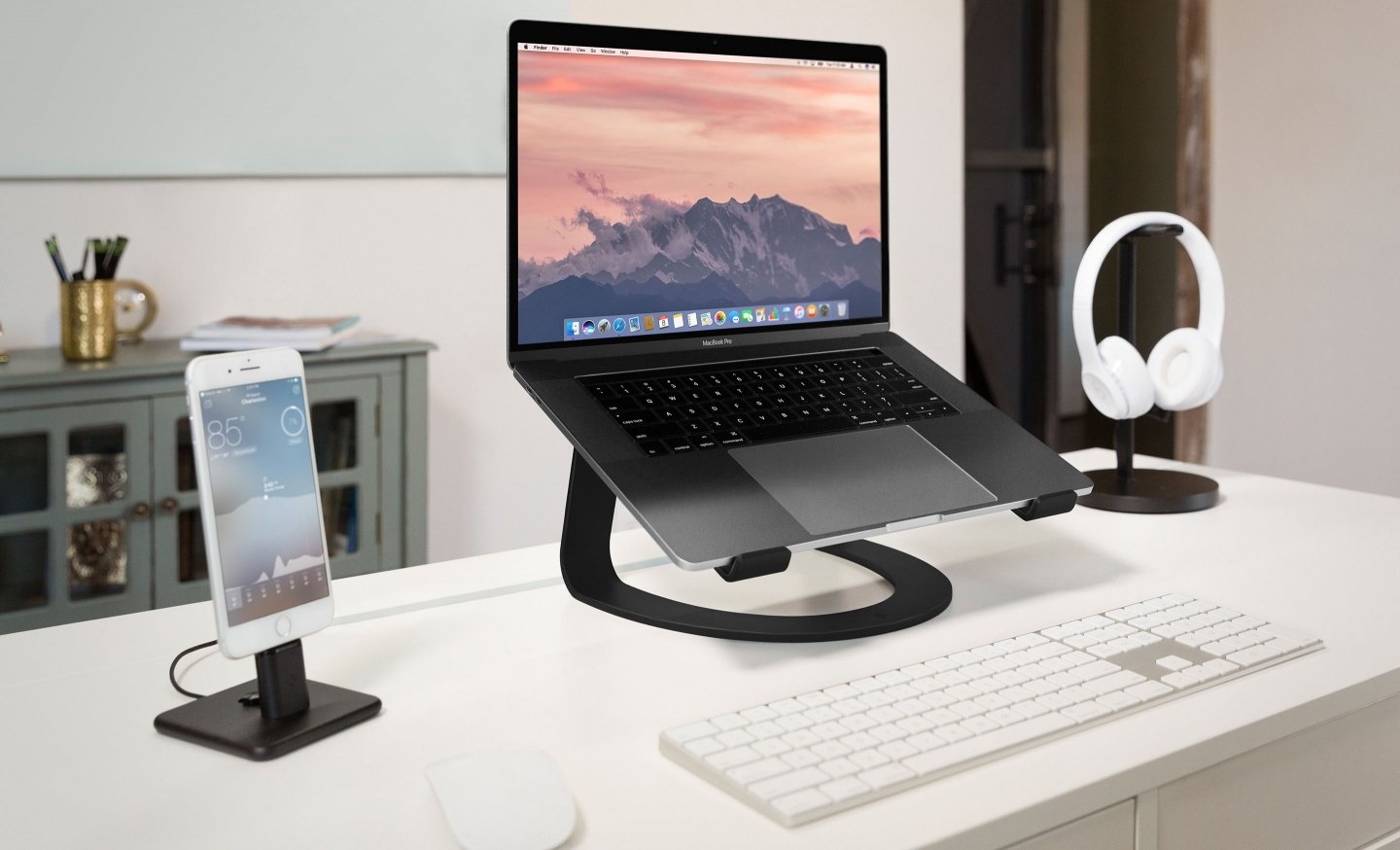 Стойка за MacBook от Twelve South - Curve - черна - iSTYLE BG