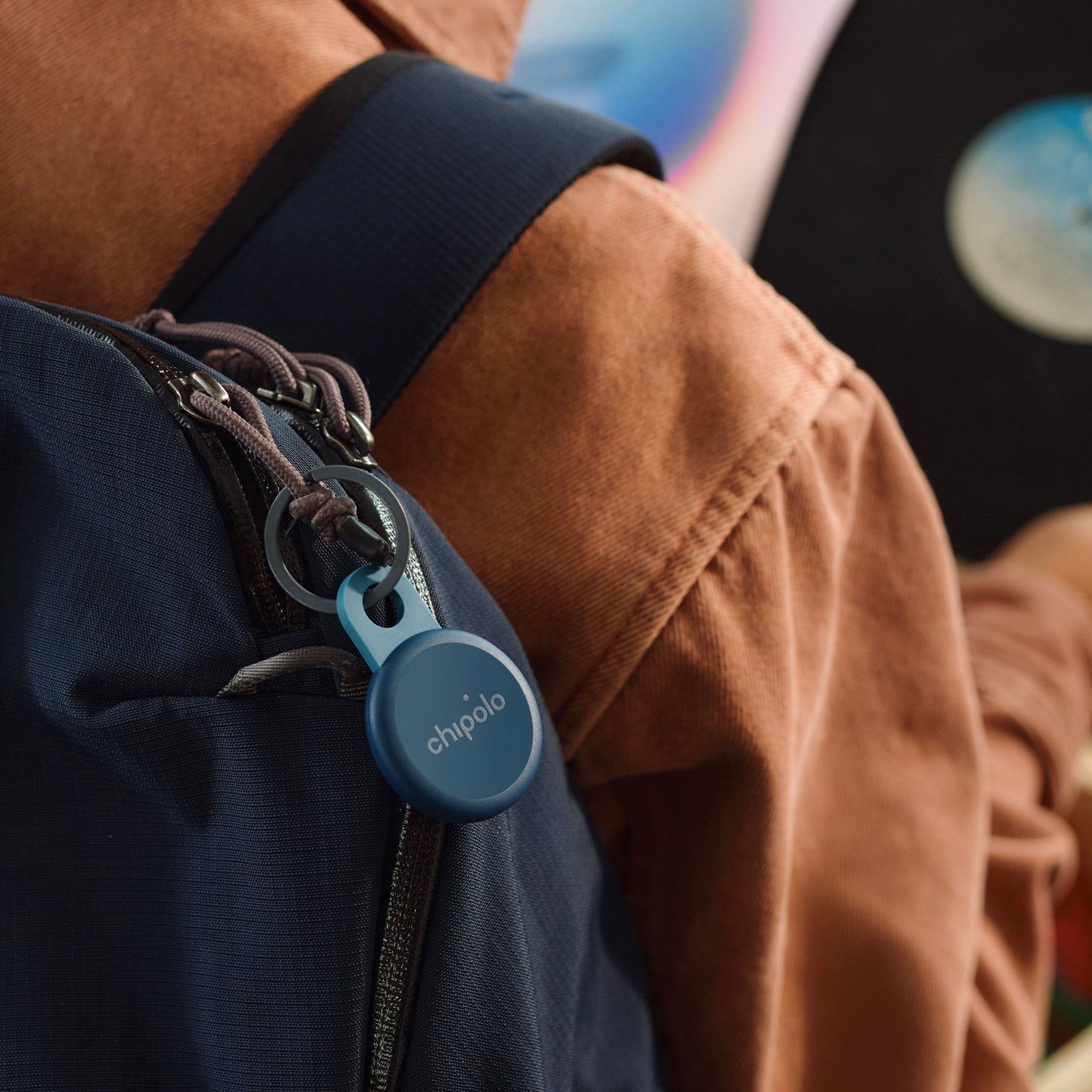 LOOP – Зареждащ се тракер, съвместим с Apple Find My от Chipolo - син
