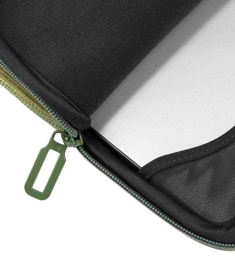 Tucano Velluto 13inch Case Stretchy neoprene & corduroy cover MacBook Pro/Air 13inch & Laptop 12inch - Green - iSTYLE BG