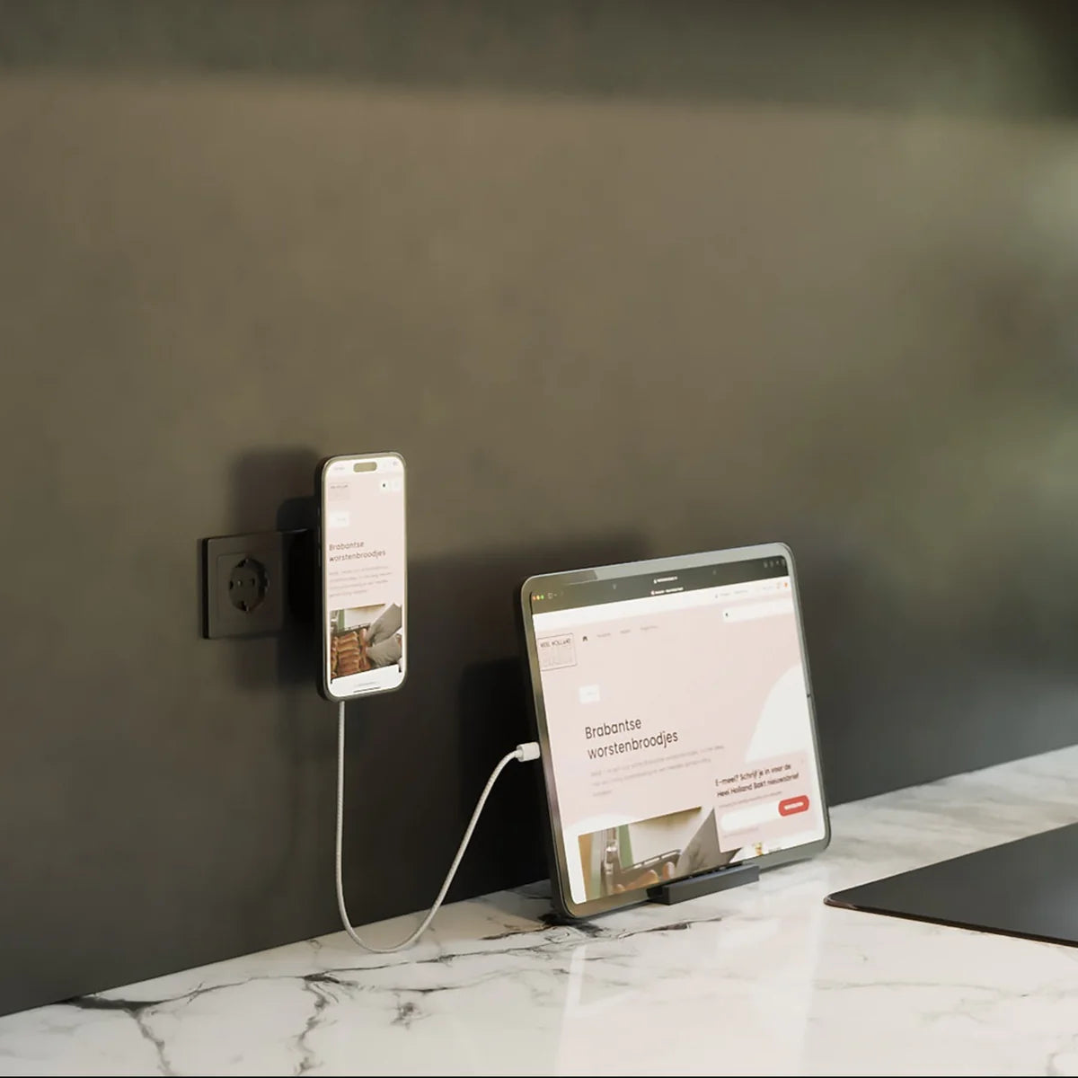 Zens Wireless Charging Adapter Black