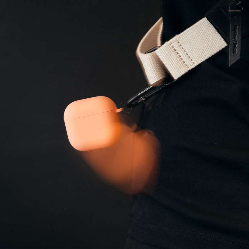 Native Union Active Case за AirPods 4 в цвят Apricot Crush