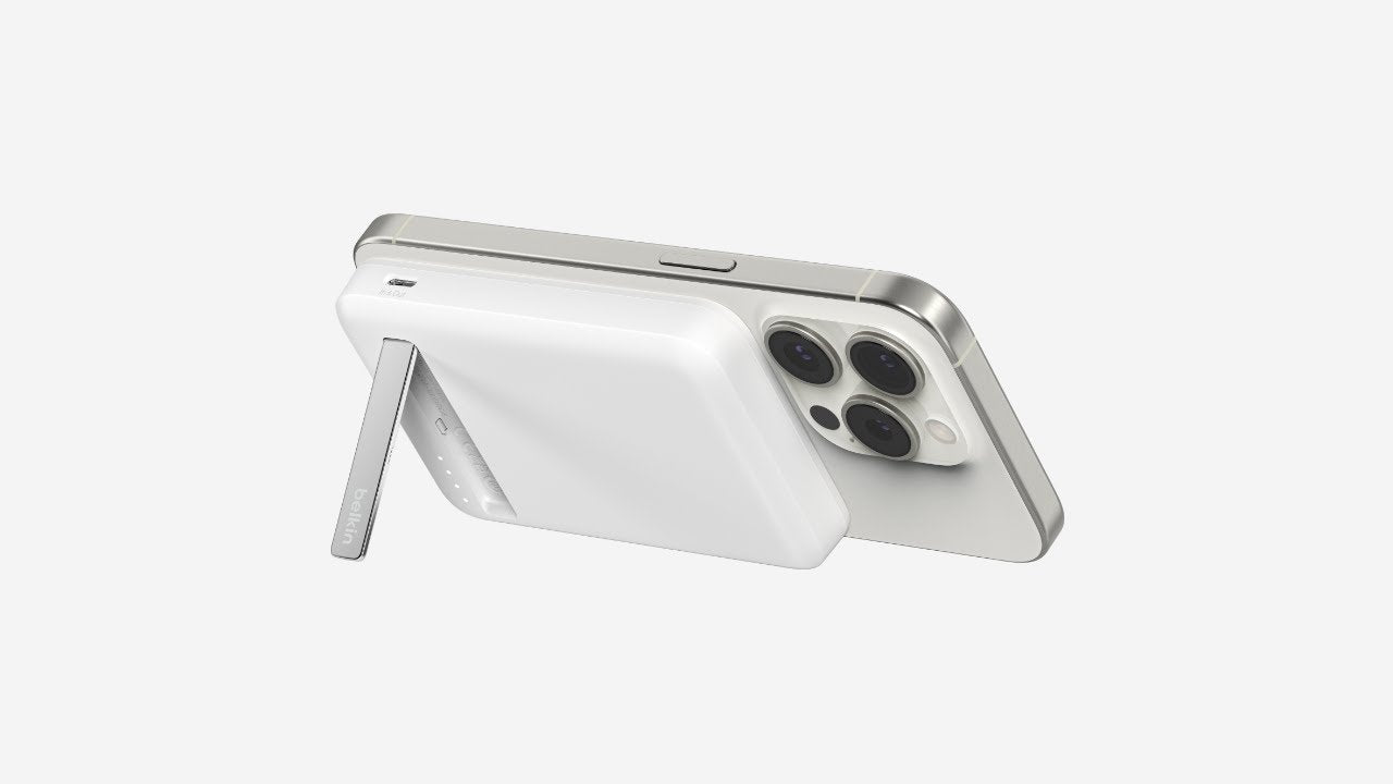 Belkin BOOSTCHARGE PRO 8k Qi2 MagSafe Compatible Powerbank with kickstand - White