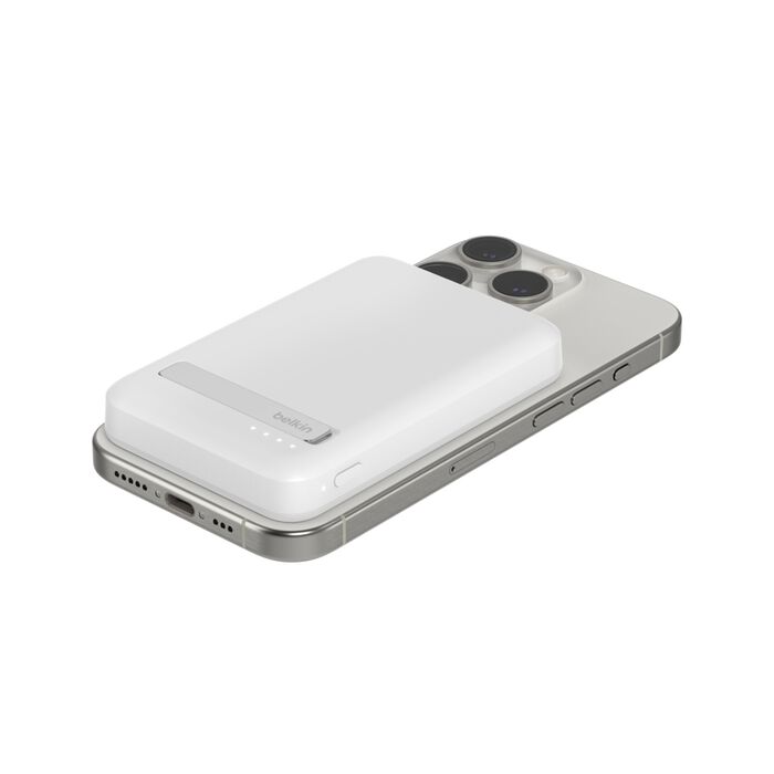 Belkin BOOSTCHARGE PRO 8k Qi2 MagSafe Compatible Powerbank with kickstand - White