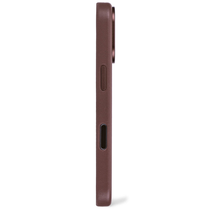 DECODED LEATHER BACKCOVER FOR IPHONE 17 - CHOCOLAT BROWN - iSTYLE BG