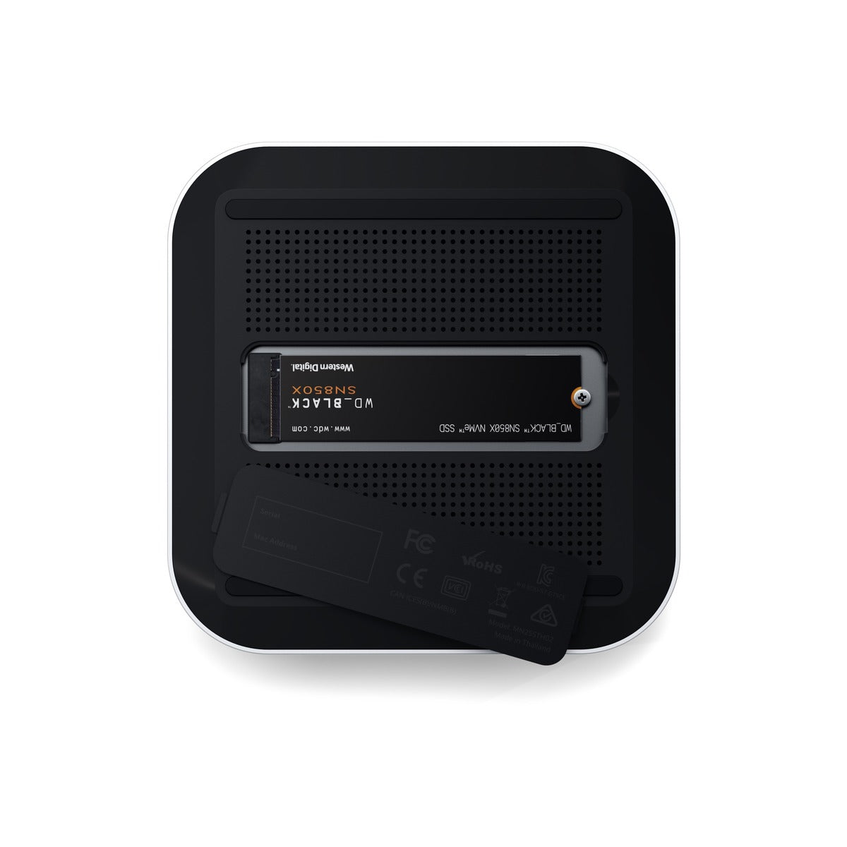 Satechi Thunderbolt 5 докинг станция CubeDock със SSD enclosure, 140W захранване, 2.5Gb Ethernet и SD/microSD четец от Satechi – сребриста