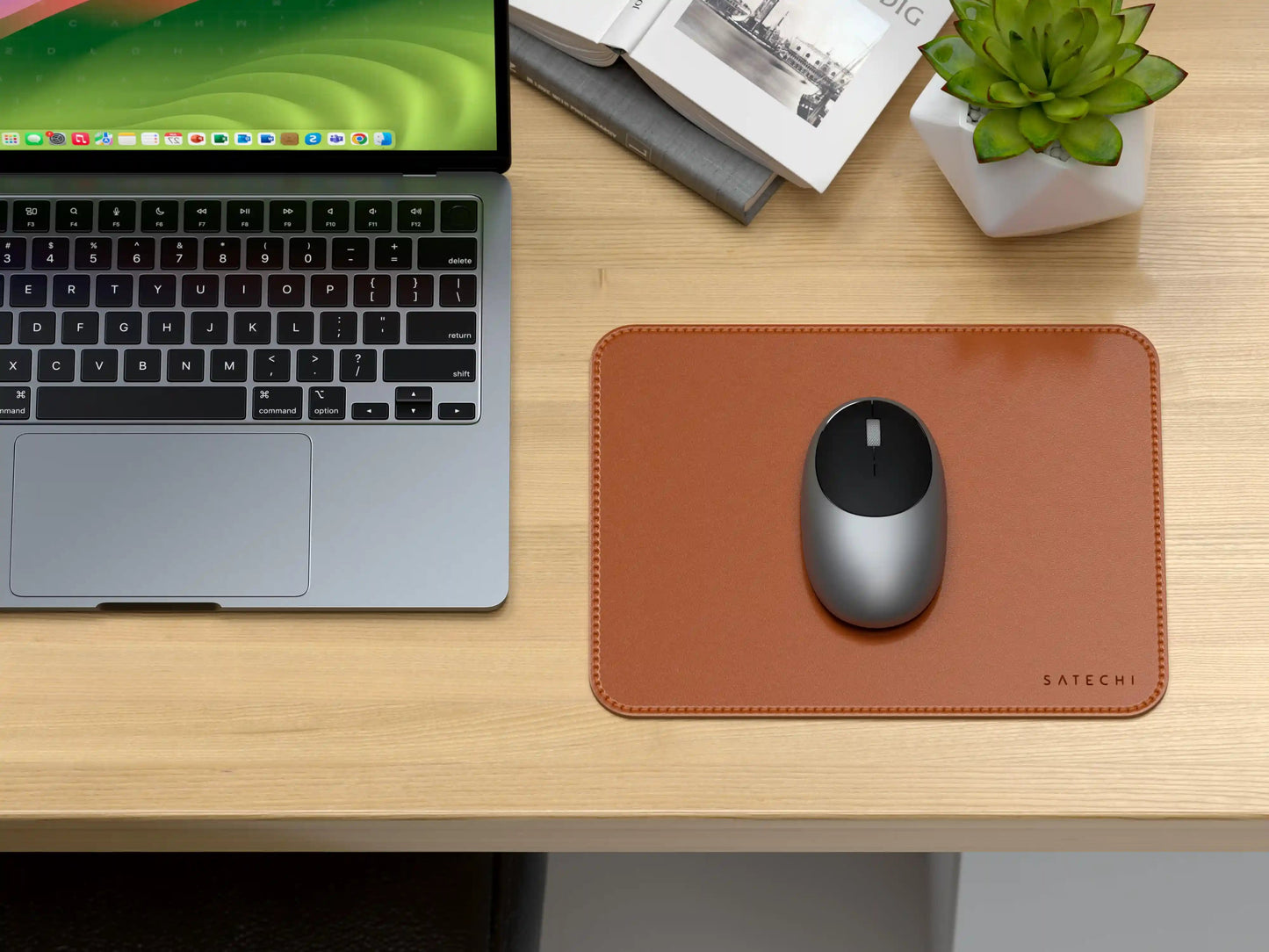 Satechi Vegan-Leather Premium Mouse Pad - Brown