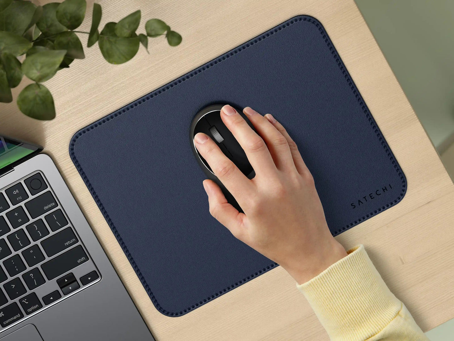 Satechi Vegan-Leather Premium Mouse Pad - Blue