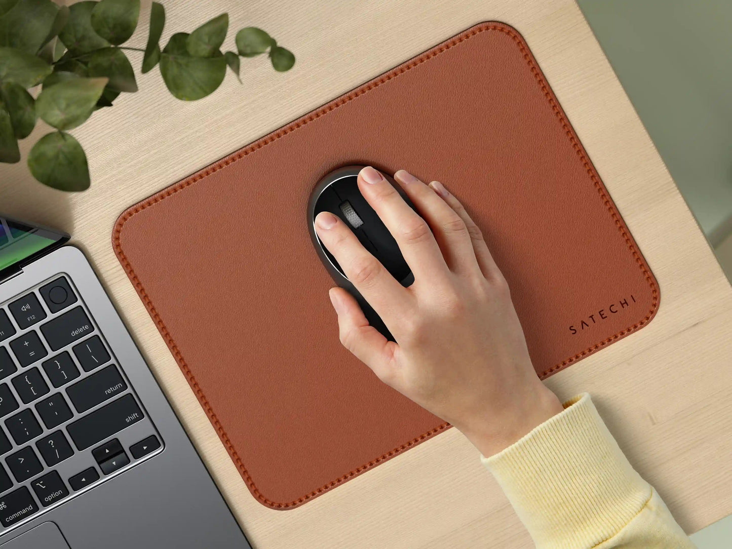 Satechi Vegan-Leather Premium Mouse Pad - Brown