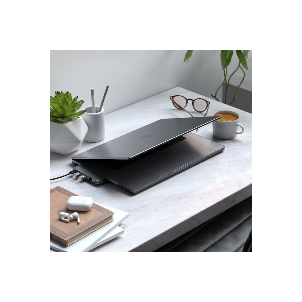 Satechi Eco Hardshell Case for MacBook Pro 16 - Dark