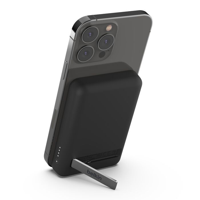 Belkin BOOSTCHARGE Magnetic Wireless Power Bank with kick stand 5,000mAh - Black - iSTYLE BG