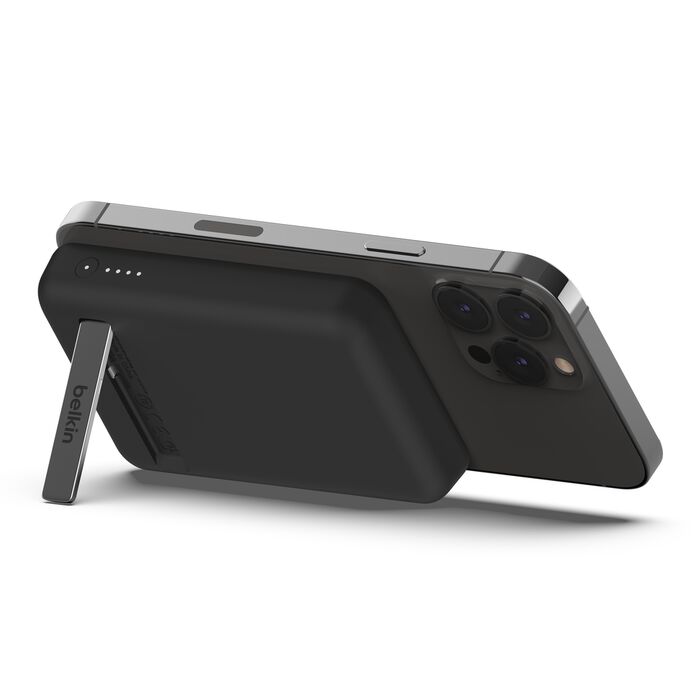 Belkin BOOSTCHARGE Magnetic Wireless Power Bank with kick stand 5,000mAh - Black - iSTYLE BG