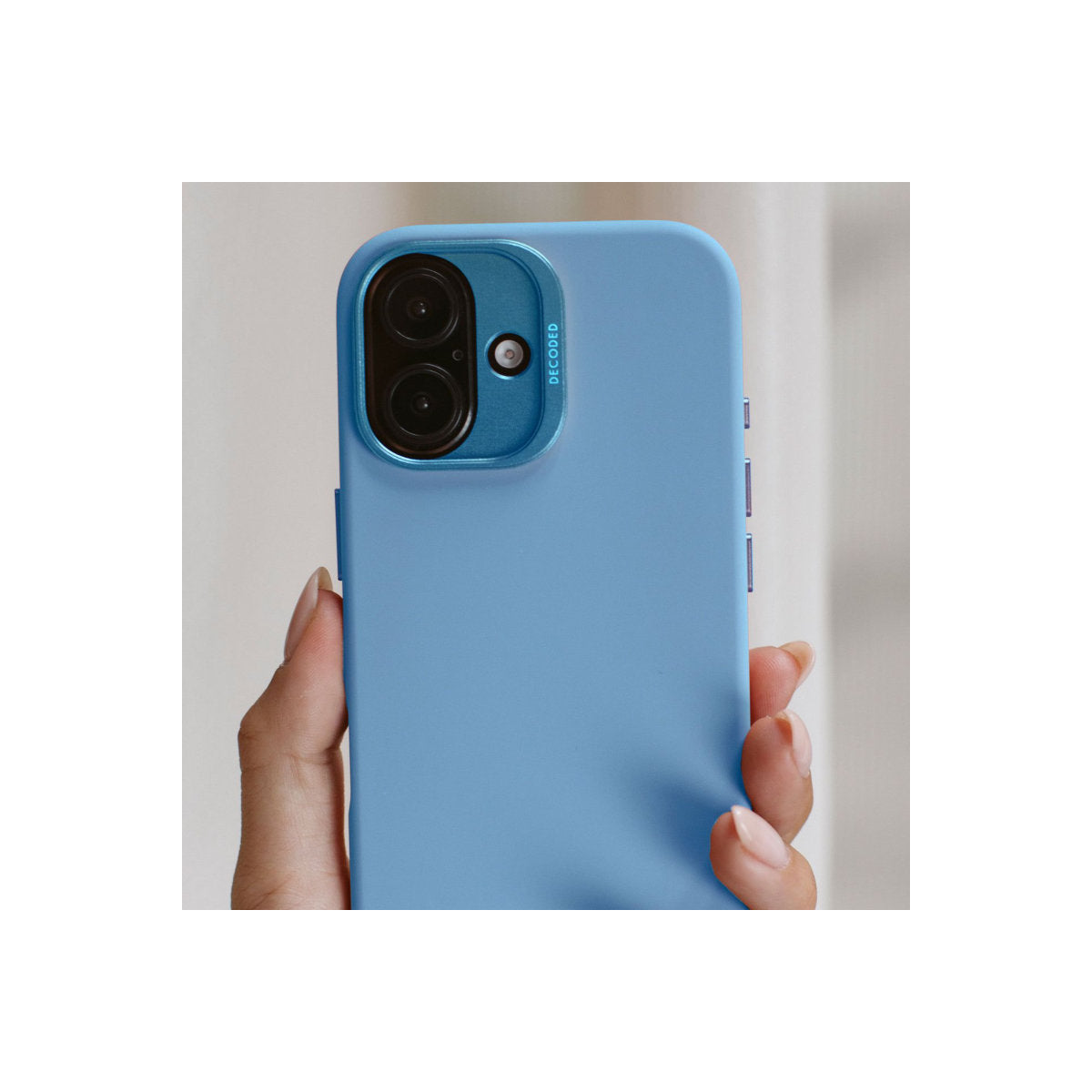 Кейс за iPhone 16 от Decoded - AntiMicrobial - син - iSTYLE BG