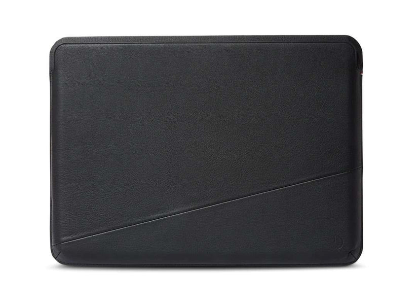 Черен кожен кейс от Decoded за Macbook 16" - iSTYLE BG