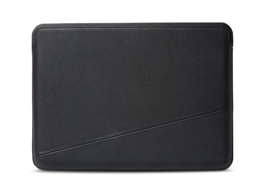Черен кожен кейс от Decoded за Macbook 16" - iSTYLE BG