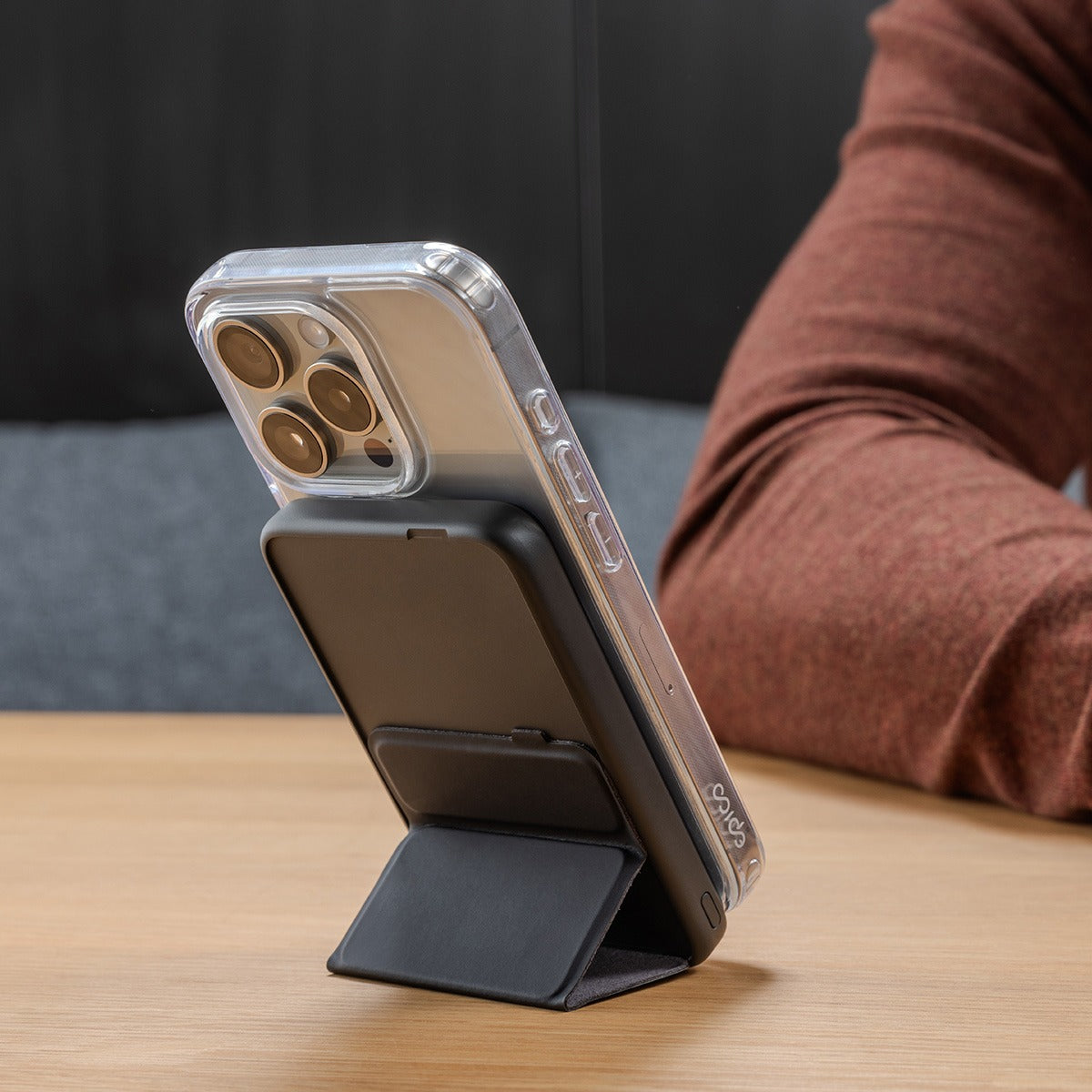 Epico Mag+ Stand Power Bank Battery Capacity 7000mAh - black