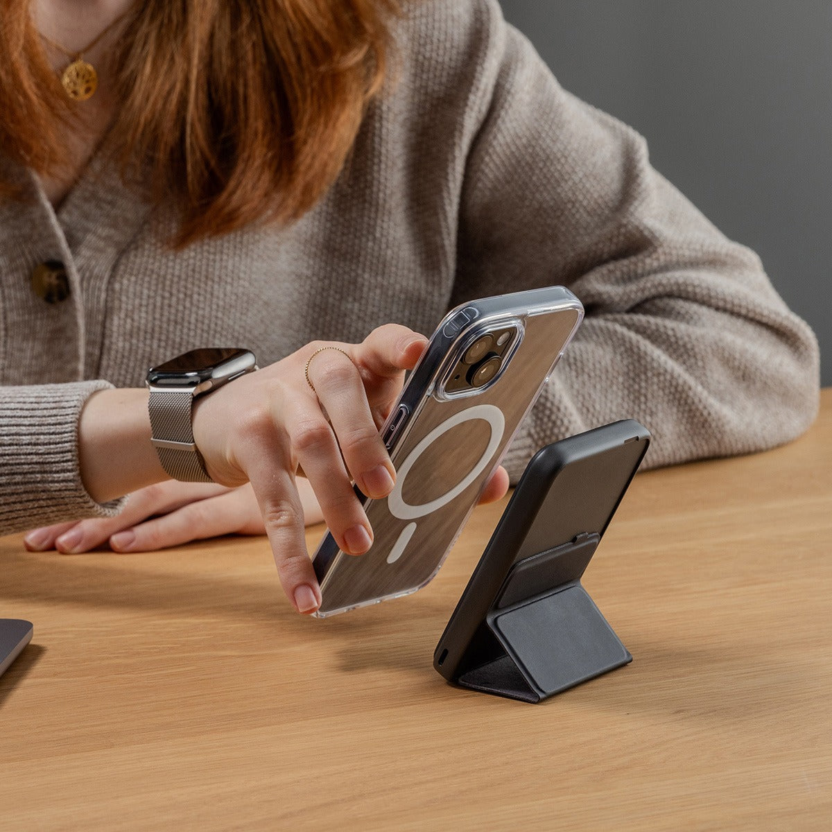 Epico Mag+ Stand Power Bank Battery Capacity 7000mAh - black