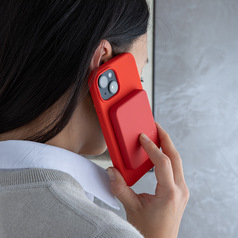 Epico 4200mAh Magnetic Wireless Power Bank - red - iSTYLE.bg