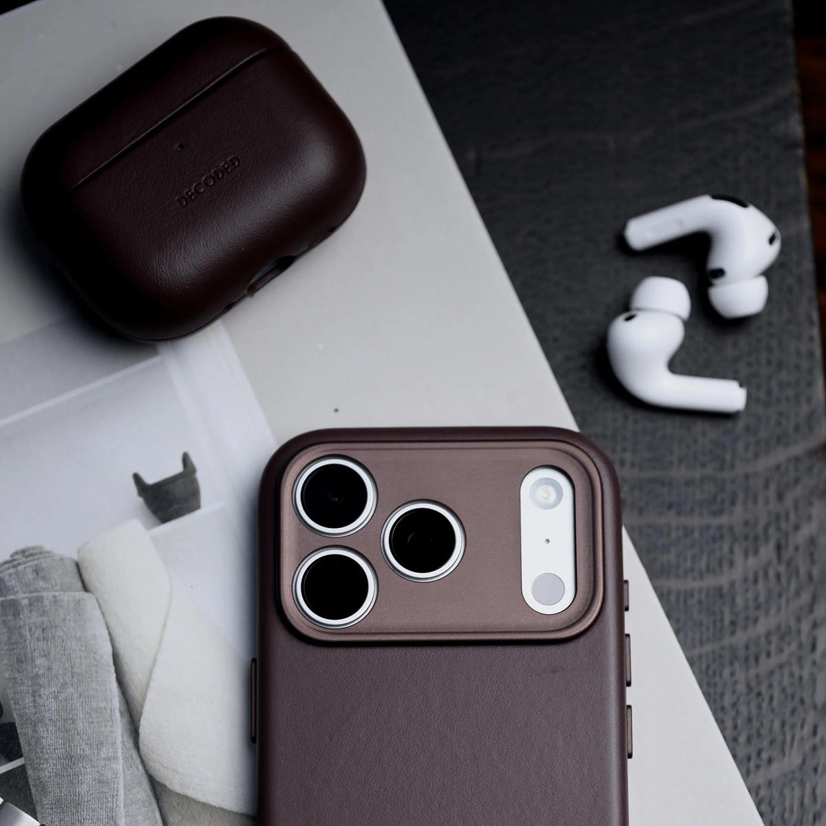 DECODED Leather Case AirPods Pro 3 - Brown