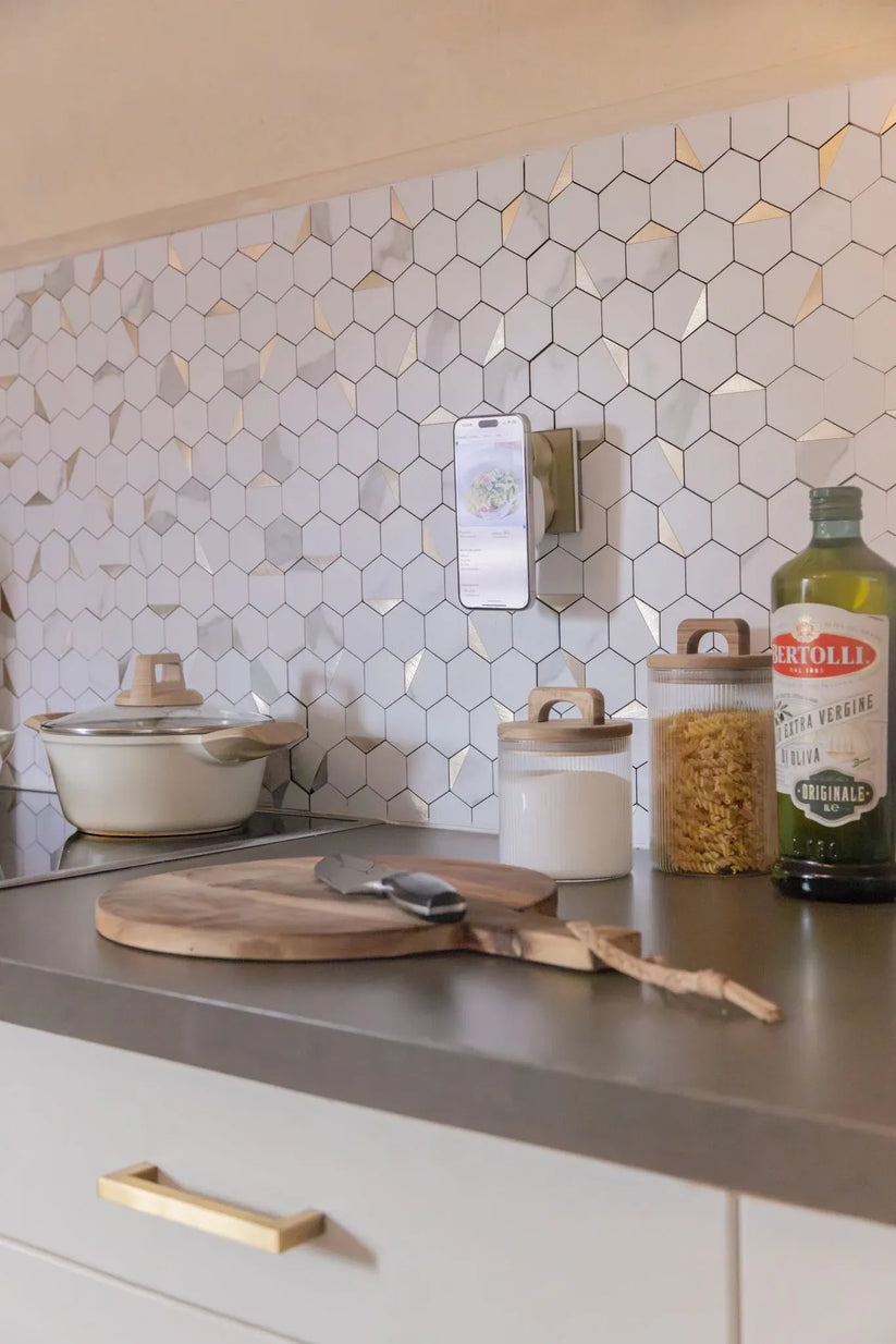 Zens Wireless Charging Adapter White - iSTYLE.bg