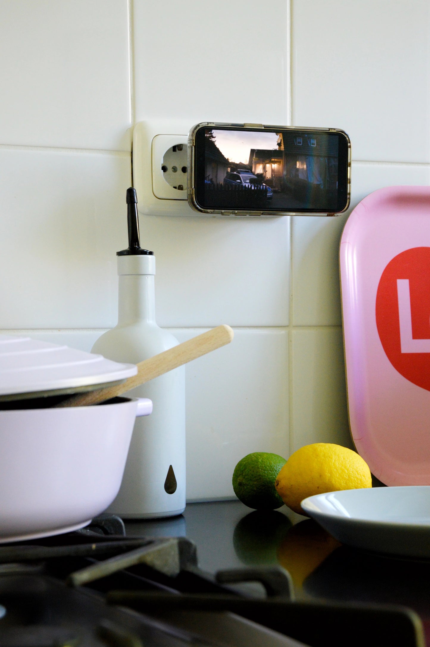 Zens Wireless Charging Adapter White - iSTYLE.bg