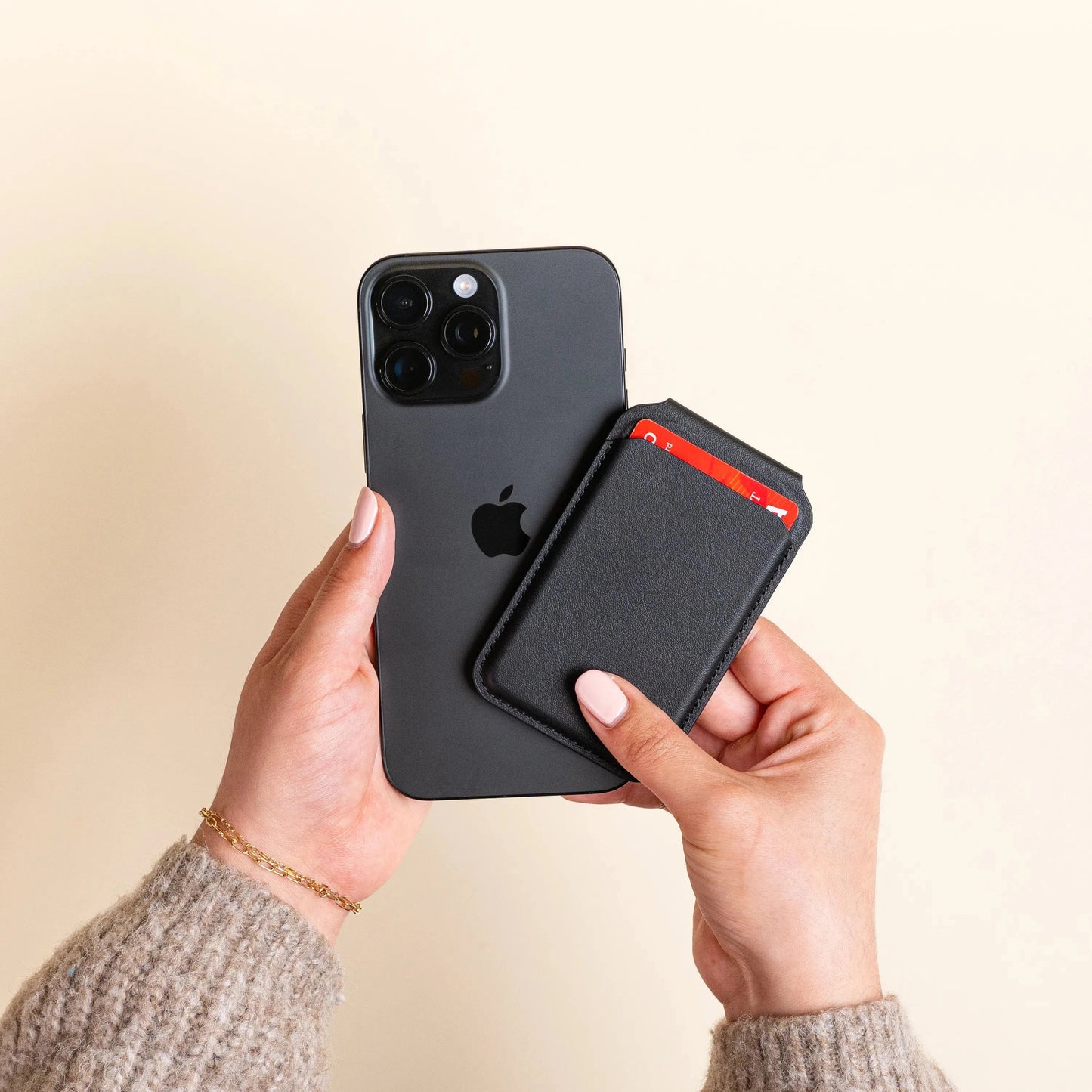 Satechi Vegan-Leather Magnetic Wallet Stand, Magsafe Compatible - Black